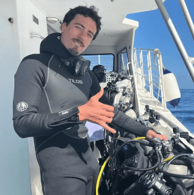 From Safety Signals to Sea Secrets: Mastering the Dive Briefing Experience